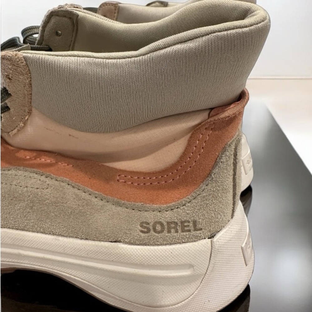Sorel Green Sneakers with Chunky Sole and Textured Design Size 8 - Picture 5 of 8